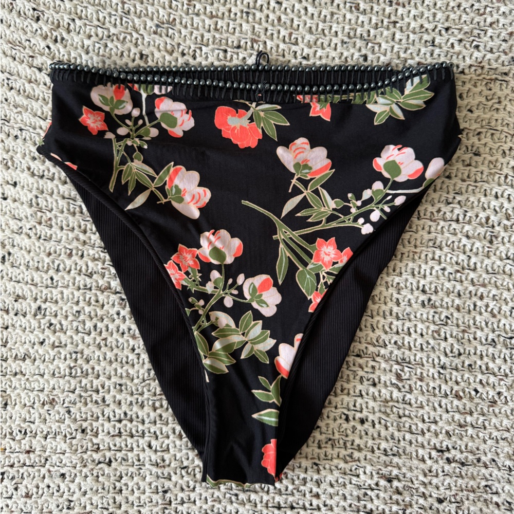 Women’s high wasted reversible bikini bottoms